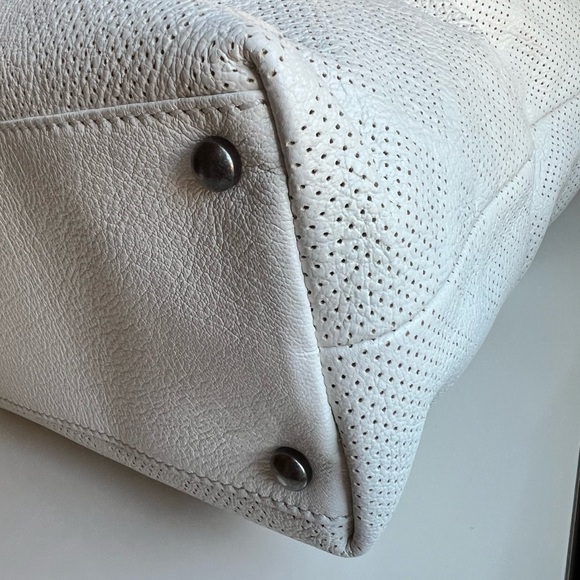 Authentic Chanel Leather Tote in Excellent Condition - Picture 10 of 14